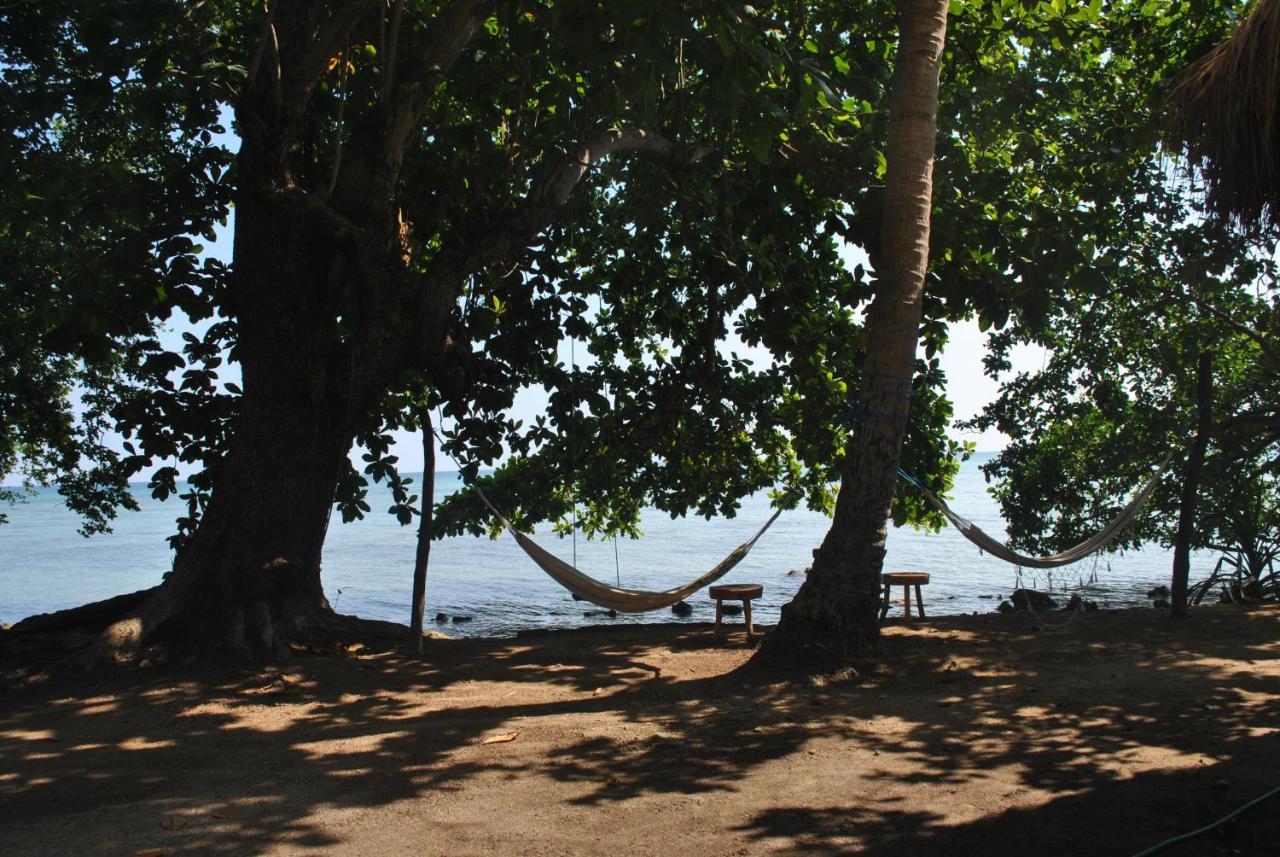 Alam Kita Hotel Karimunjawa Exterior photo