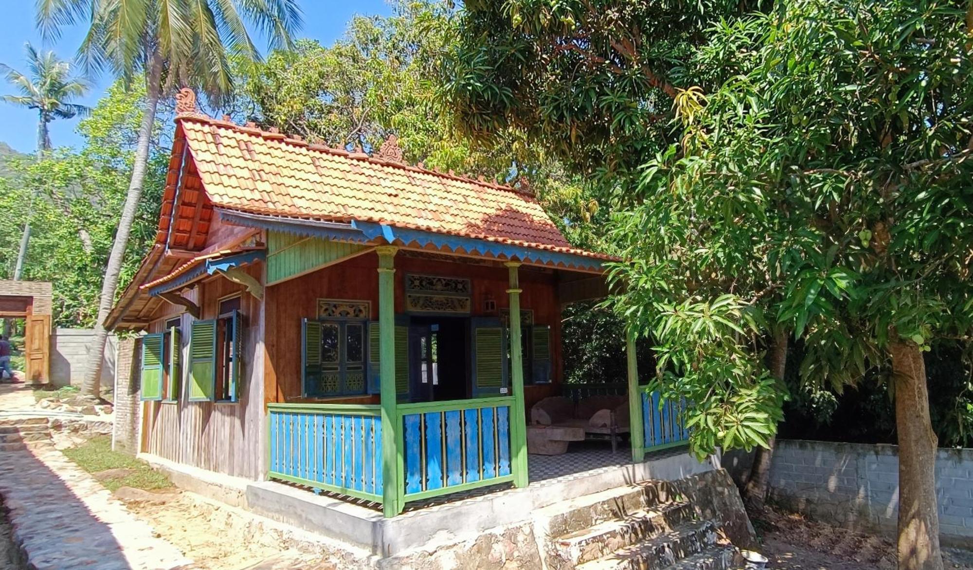 Alam Kita Hotel Karimunjawa Exterior photo