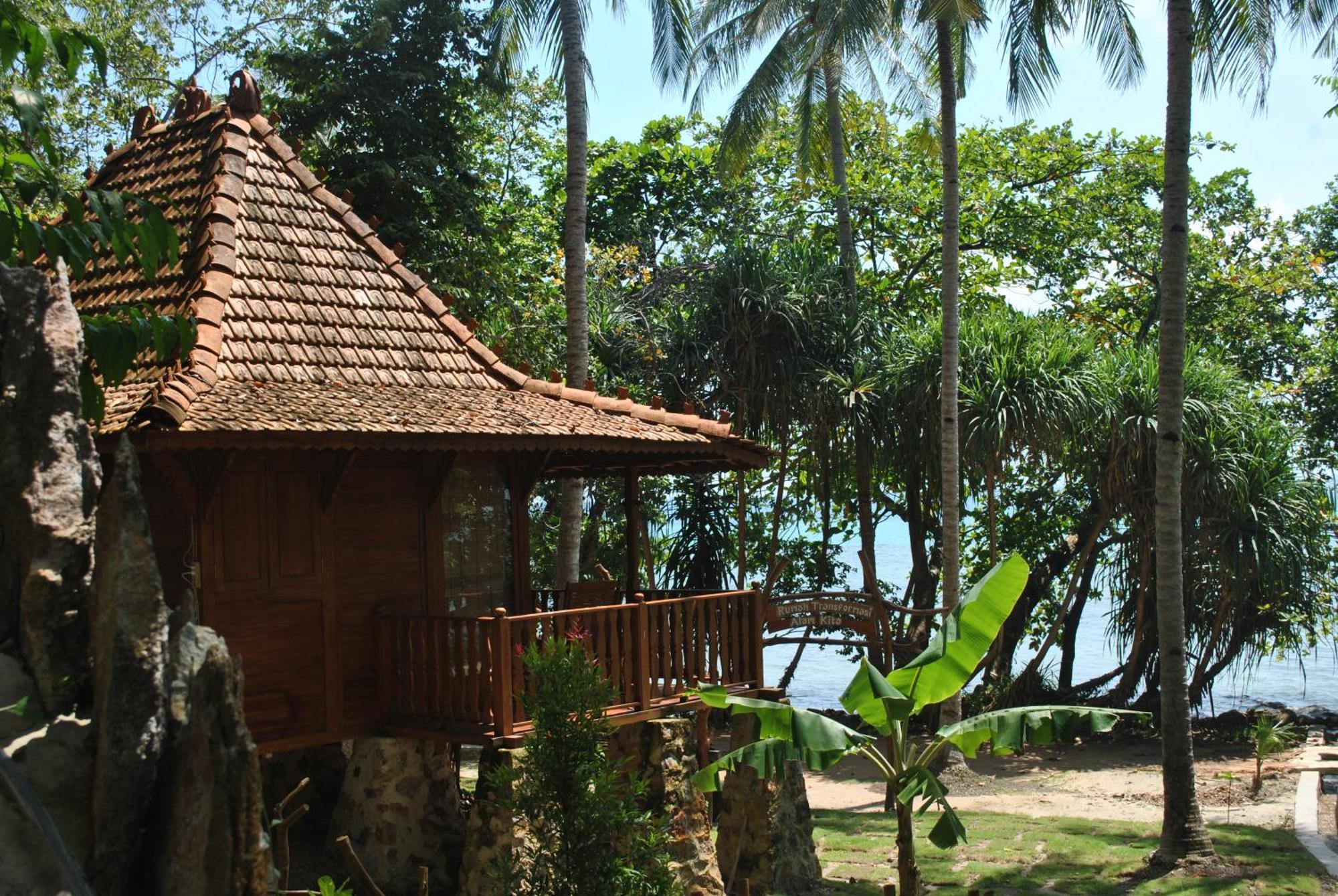Alam Kita Hotel Karimunjawa Exterior photo
