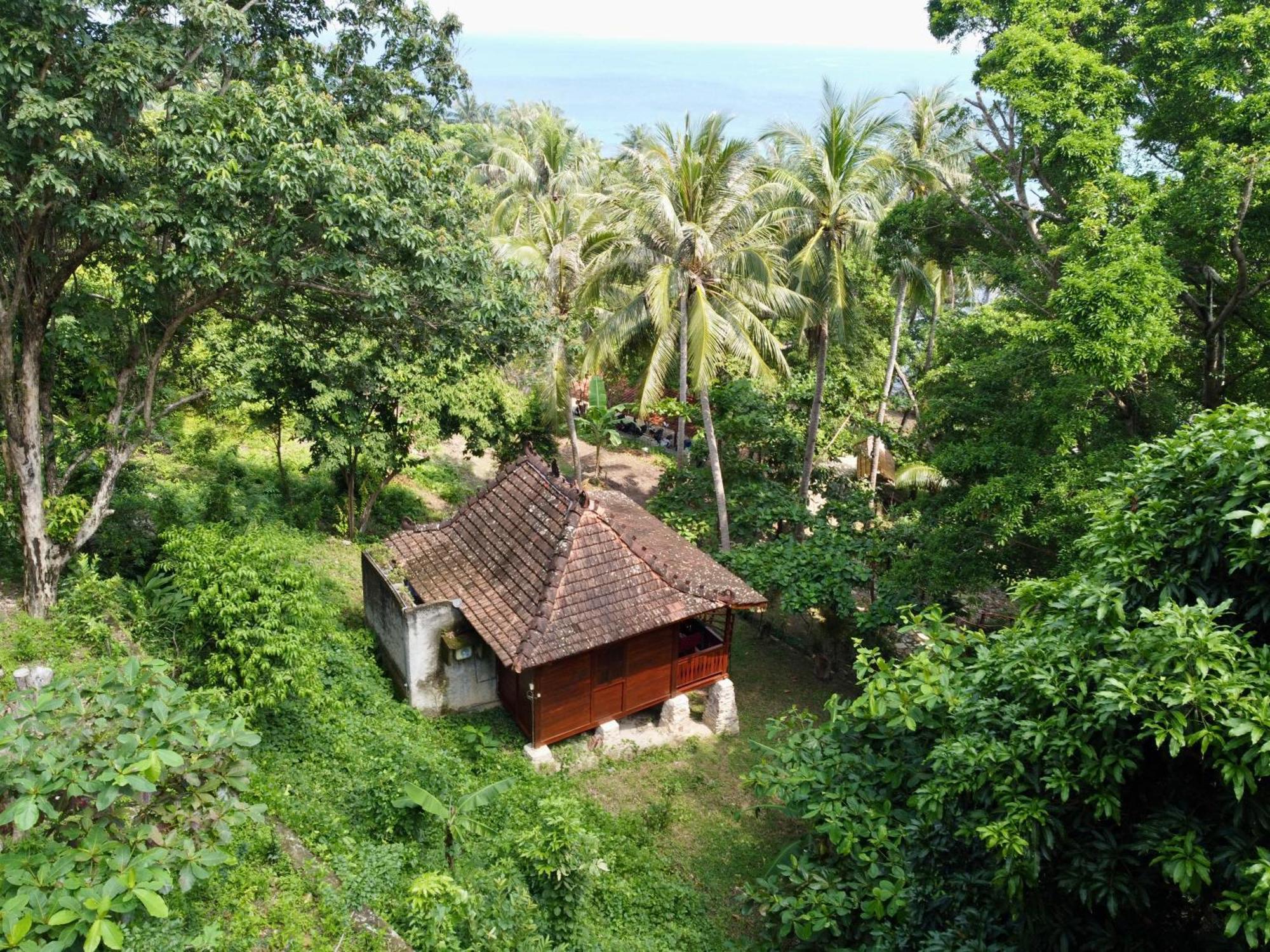 Alam Kita Hotel Karimunjawa Exterior photo